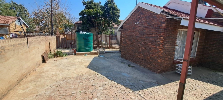 7 Bedroom Property for Sale in Mmabatho North West